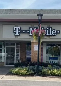 T-Mobile Tops Plaza