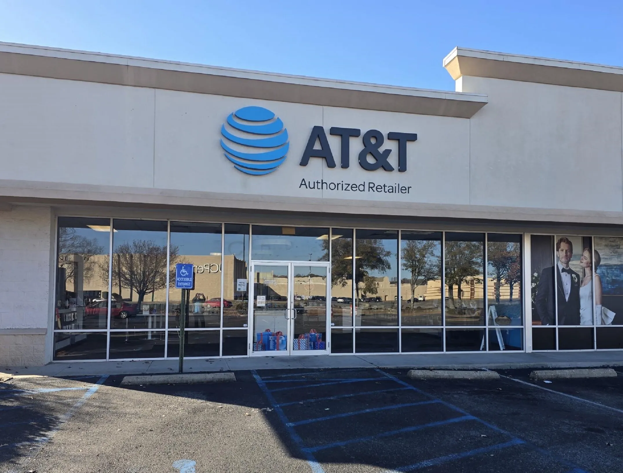 AT&T Store Monroe - Pecanland Mall Dr