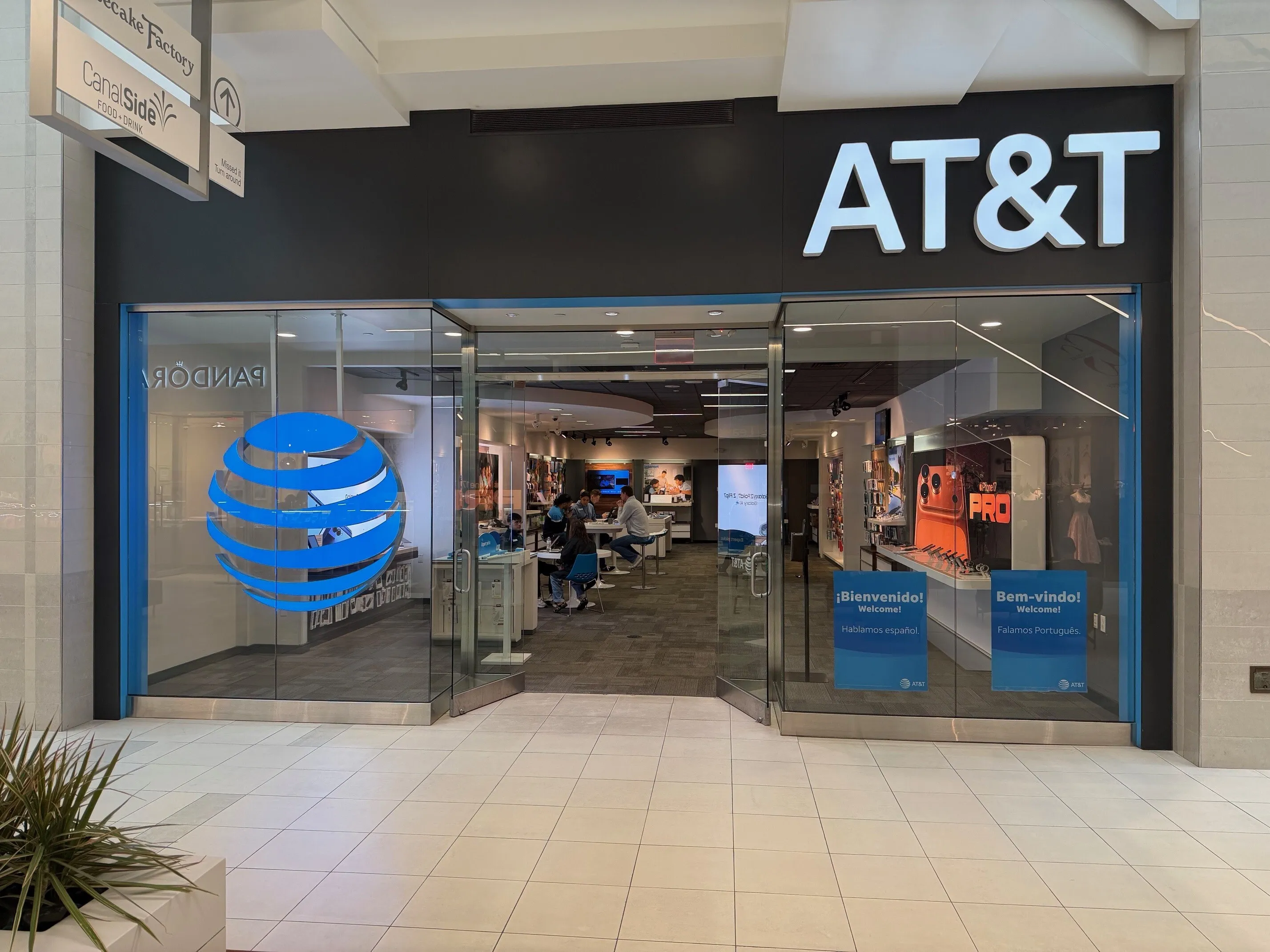 AT&T Store Cambridge - Cambridgeside Mall