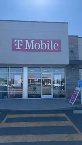 T-Mobile Valley Mall Pkwy & Fifth St NE