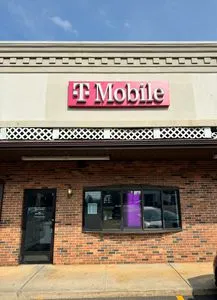 T-Mobile Prospect Hill Rd & Bridge St