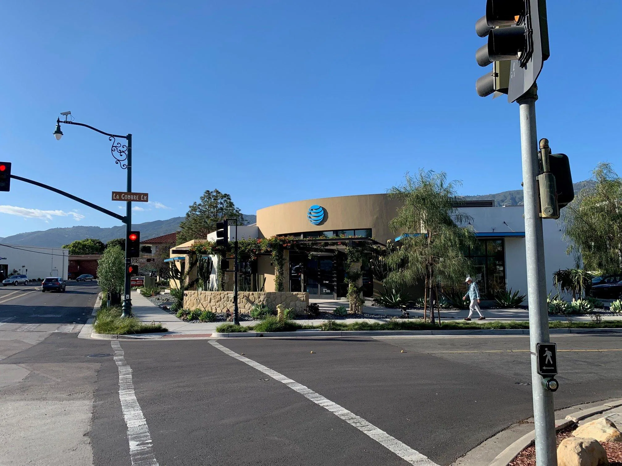 AT&T Store Santa Barbara - La Cumbre Plaza
