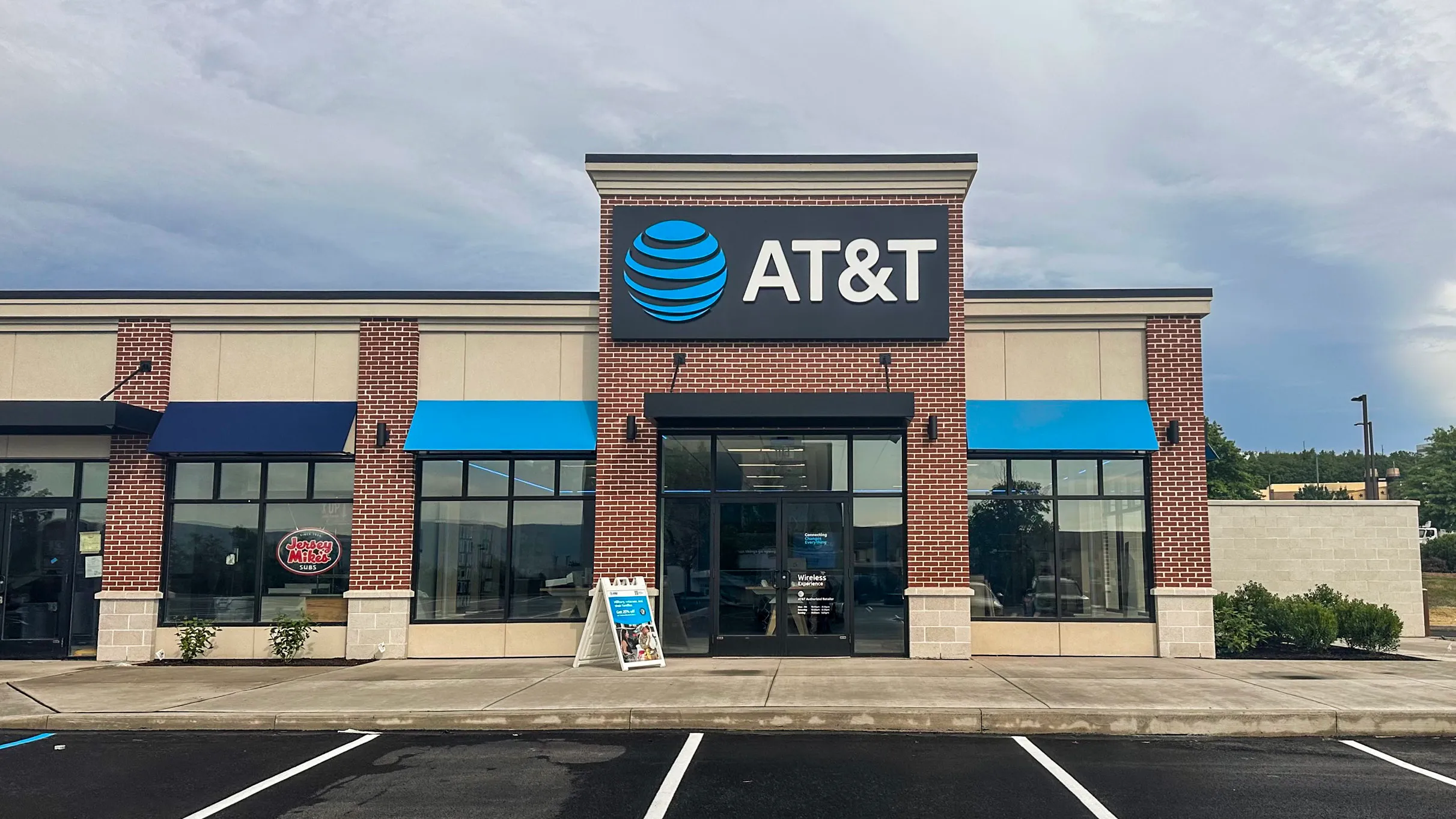 AT&T Store Moosic - The Shoppes at Montag