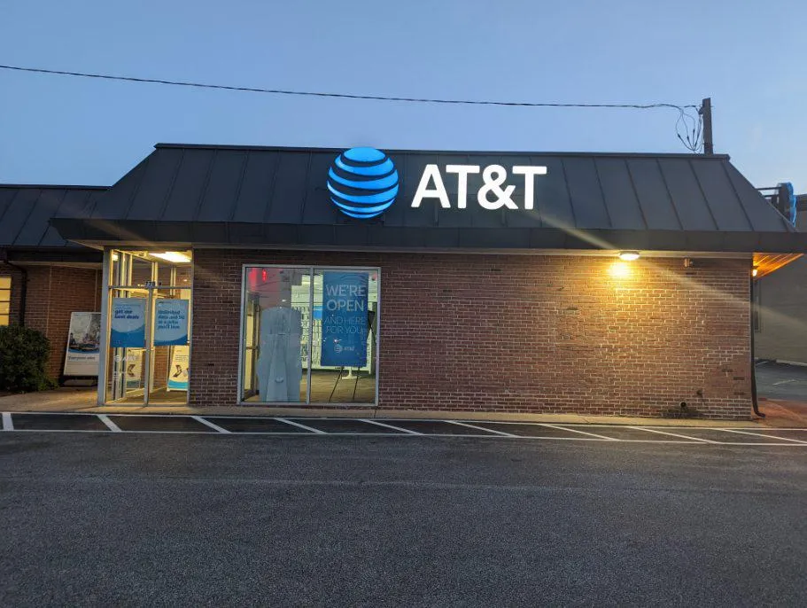 AT&T Store Springfield - Old Sproul Shopping Village