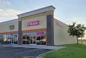 T-Mobile Hwy 281 & Trenton Rd