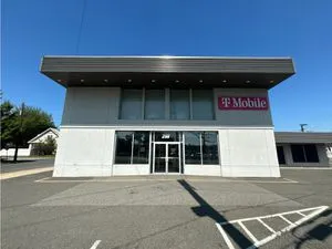 T-Mobile US-1 & Oakland Ave