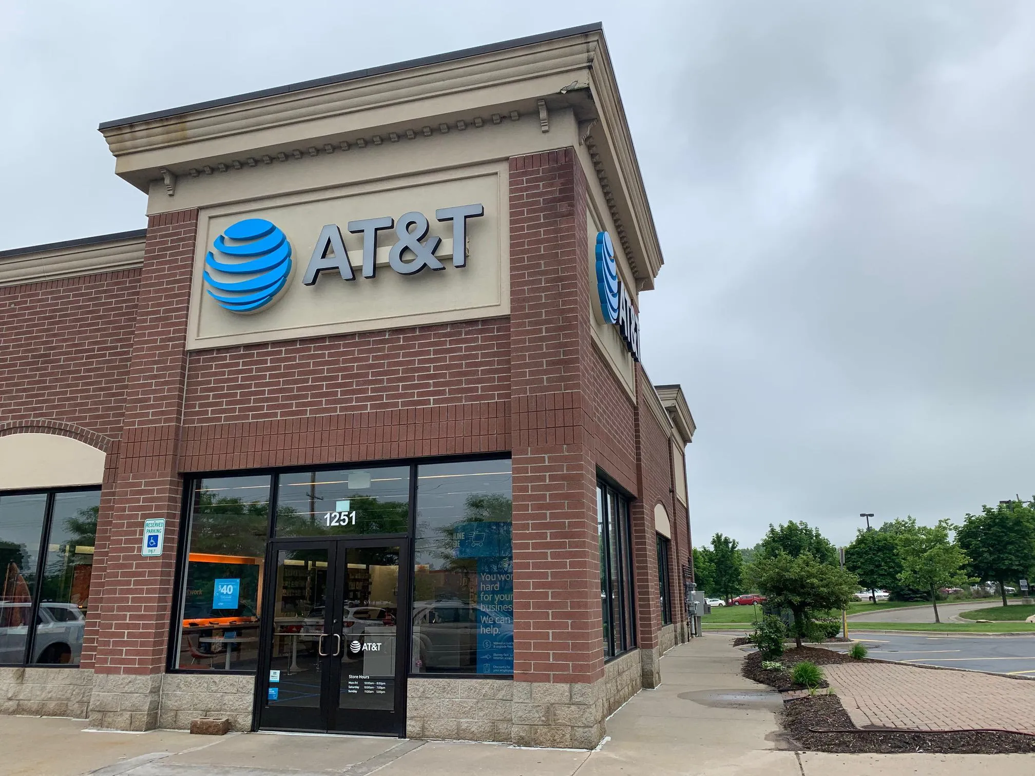 AT&T Store Howell - GENOA SQUARE
