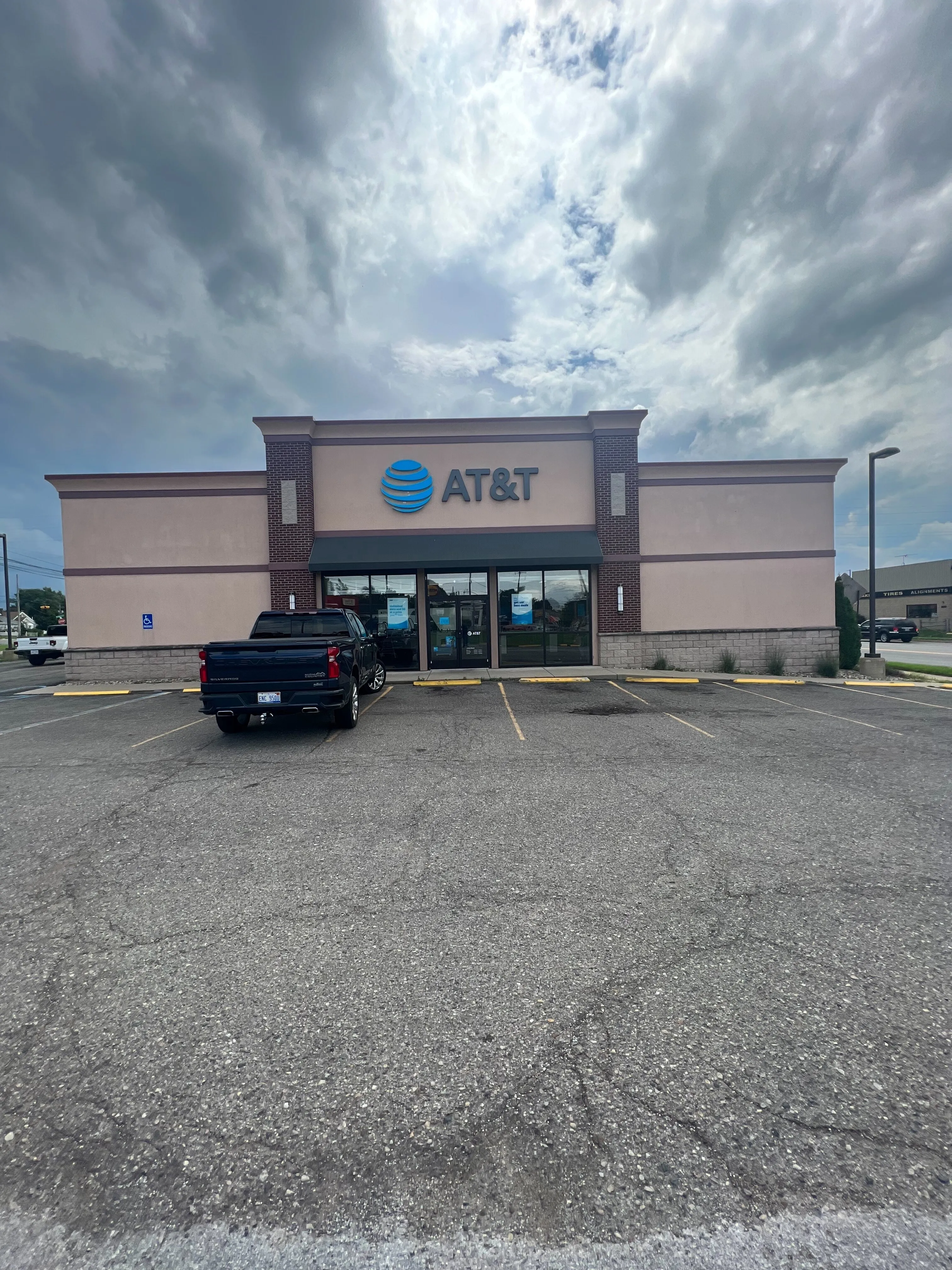 AT&T Store Jackson - N West Avenue
