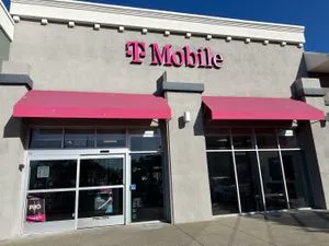 T-Mobile El Cerrito Plaza