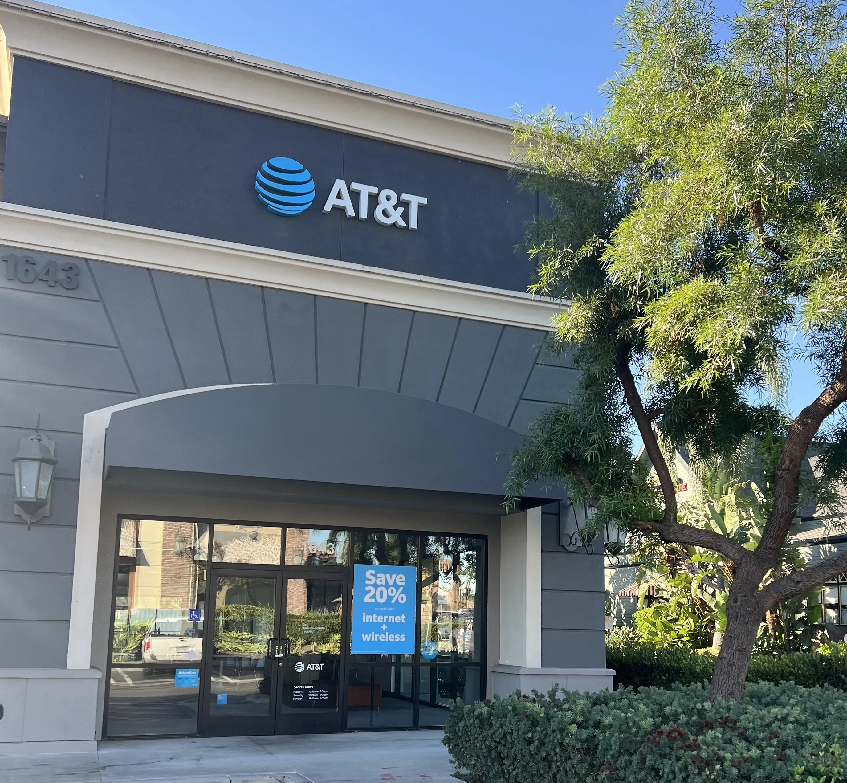 AT&T Store Brea - Brea Plaza