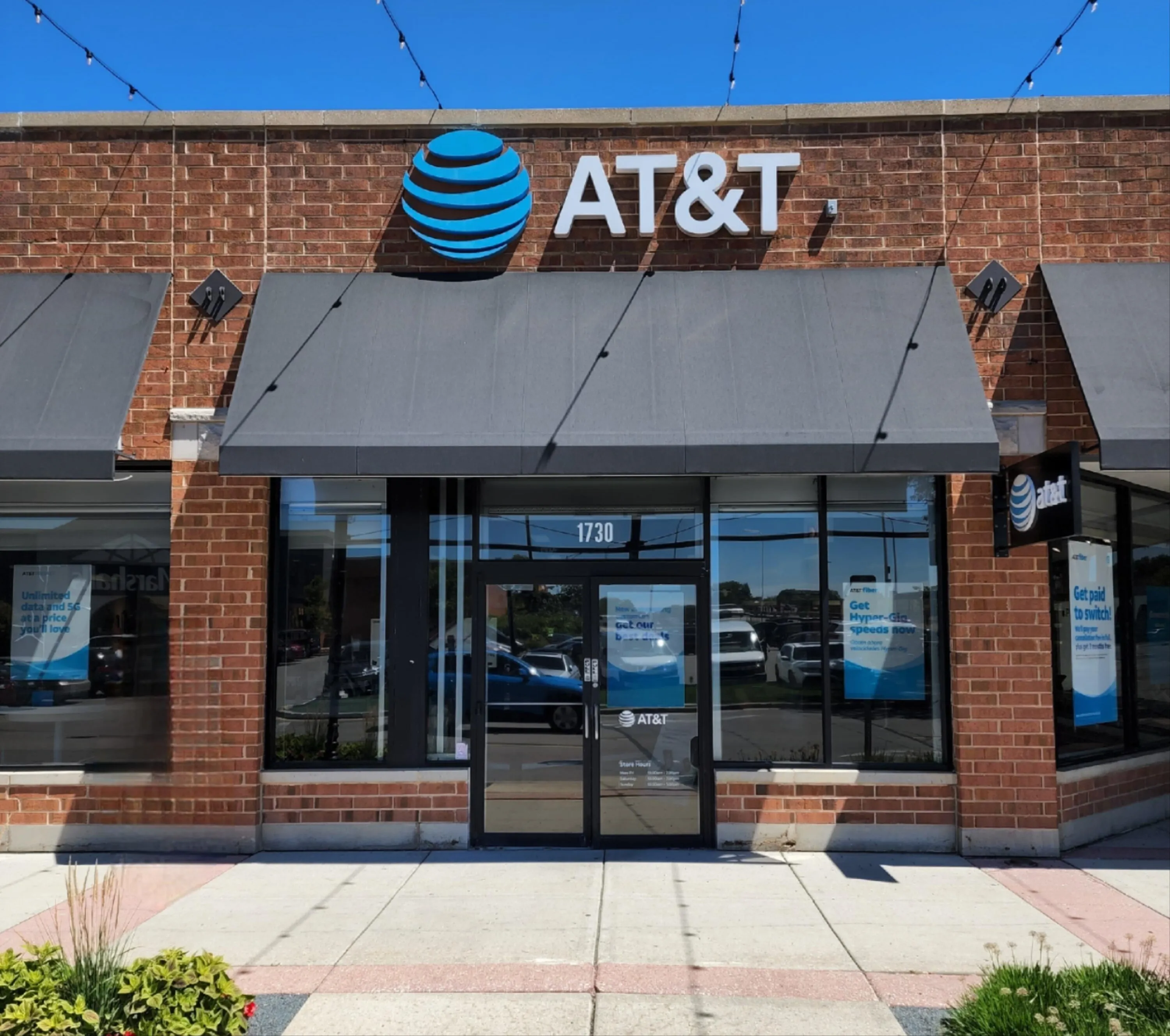 AT&T Store Chicago - Riverpoint Center