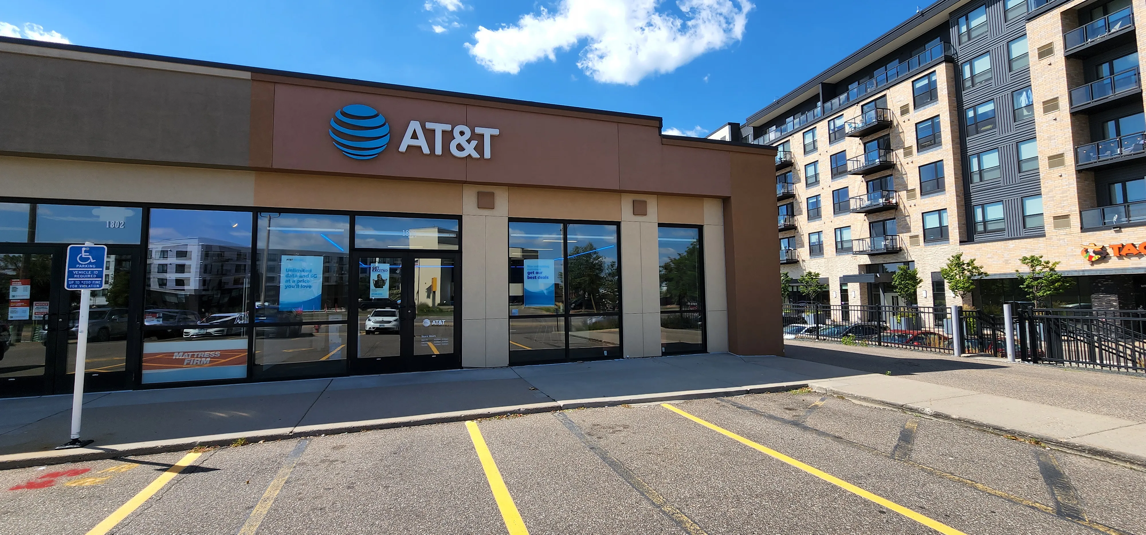 AT&T Store Minnetonka - Ridgedale Plaza