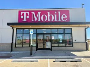 T-Mobile S Eastern Ave & S 7th St