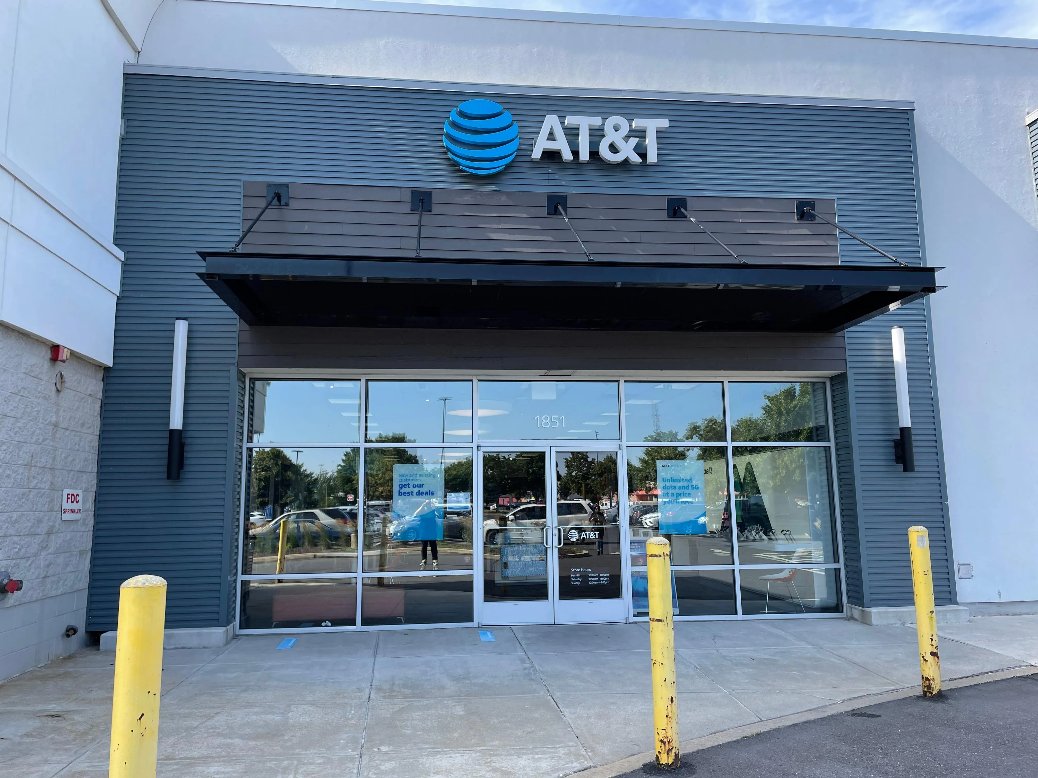 AT&T Store Philadelphia - Columbus Crossing