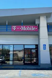 T-Mobile Apple Valley & Bear Valley