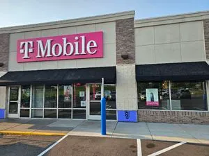 T-Mobile Freeport St & Hwy 169