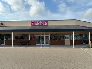 T-Mobile US-301 N & Ridgewood Blvd