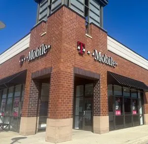T-Mobile Kingery Hwy & W St Charles Rd