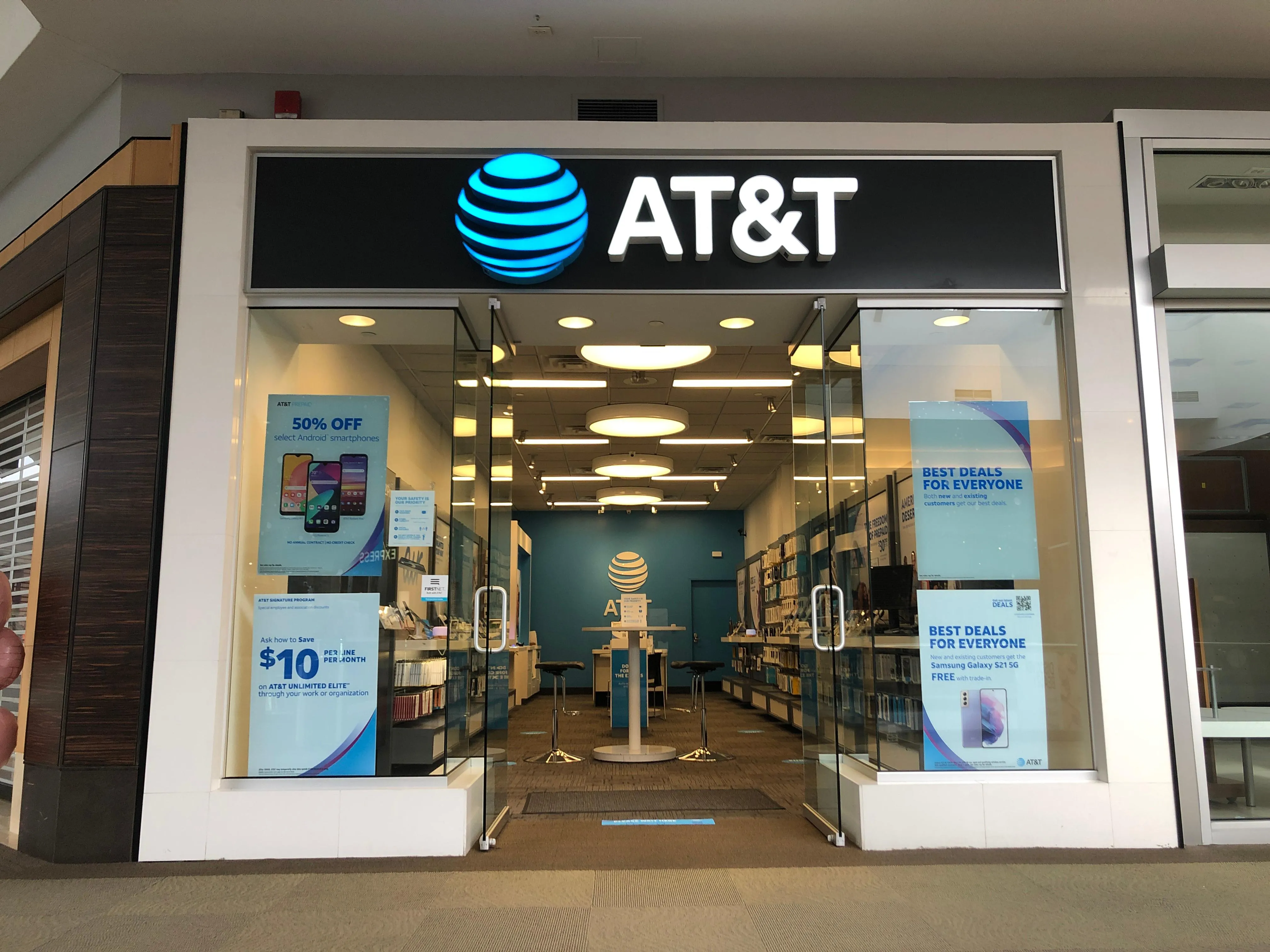AT&T Store Lawrenceville - Quaker Bridge Mall
