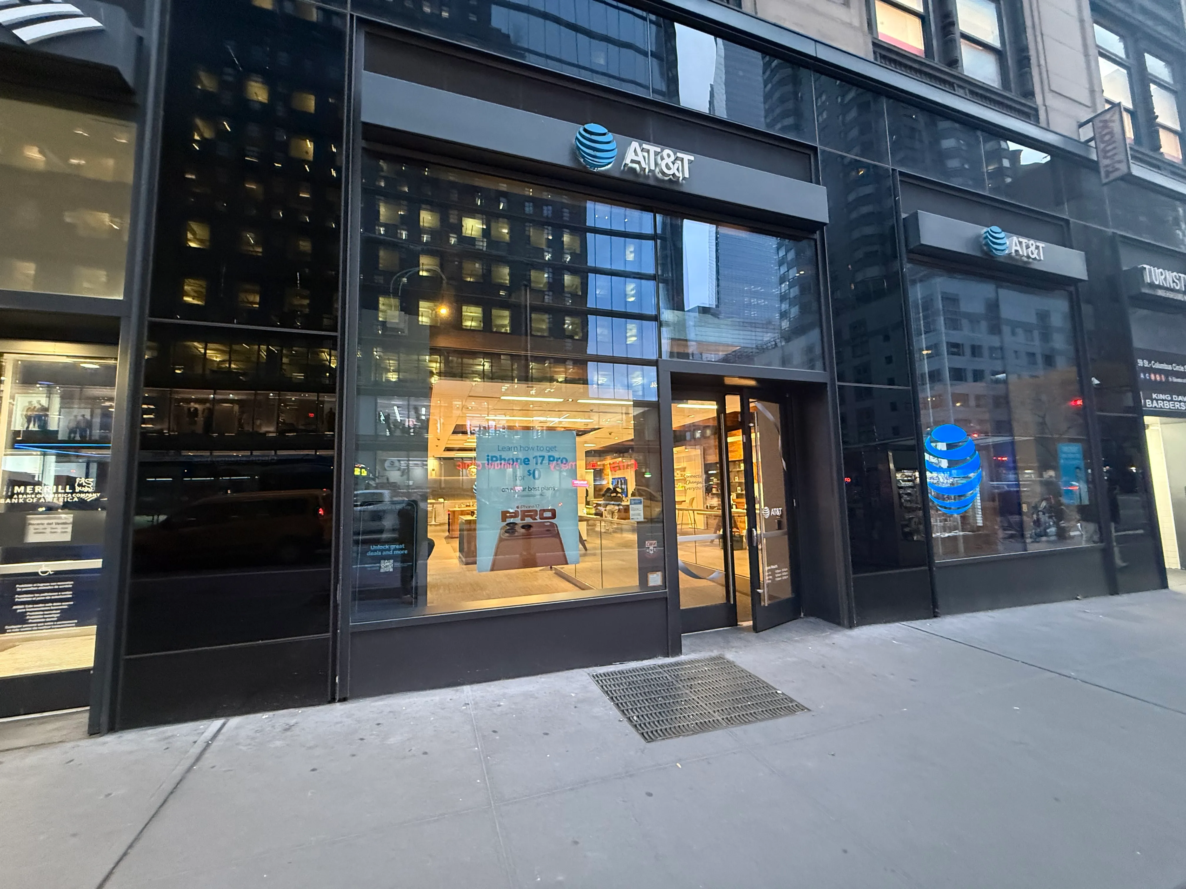AT&T Store New York - West 57th & Broadway