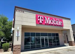 T-Mobile N Loop Dr & Yarbrough