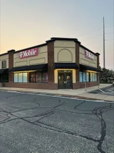 T-Mobile Apple Valley East