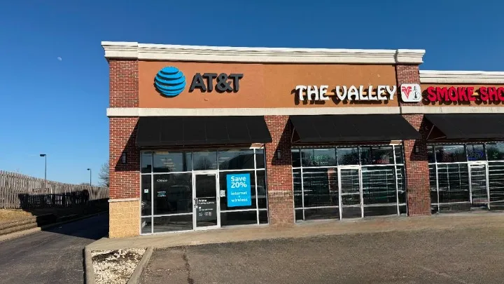AT&T Store Akron - Shops At Arlington