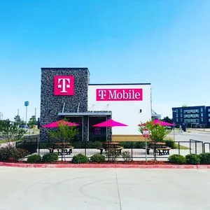 T-Mobile SW 27th St & S Country Club Rd