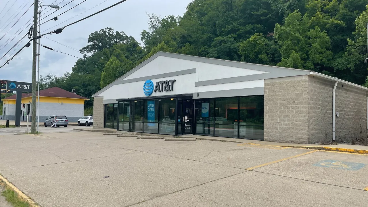AT&T Store Huntington - Huntington Route 60