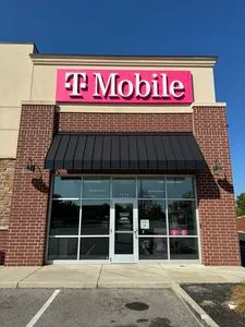 T-Mobile Chestnut Commons