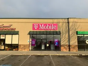 T-Mobile Highway 16 & N Washington Ave