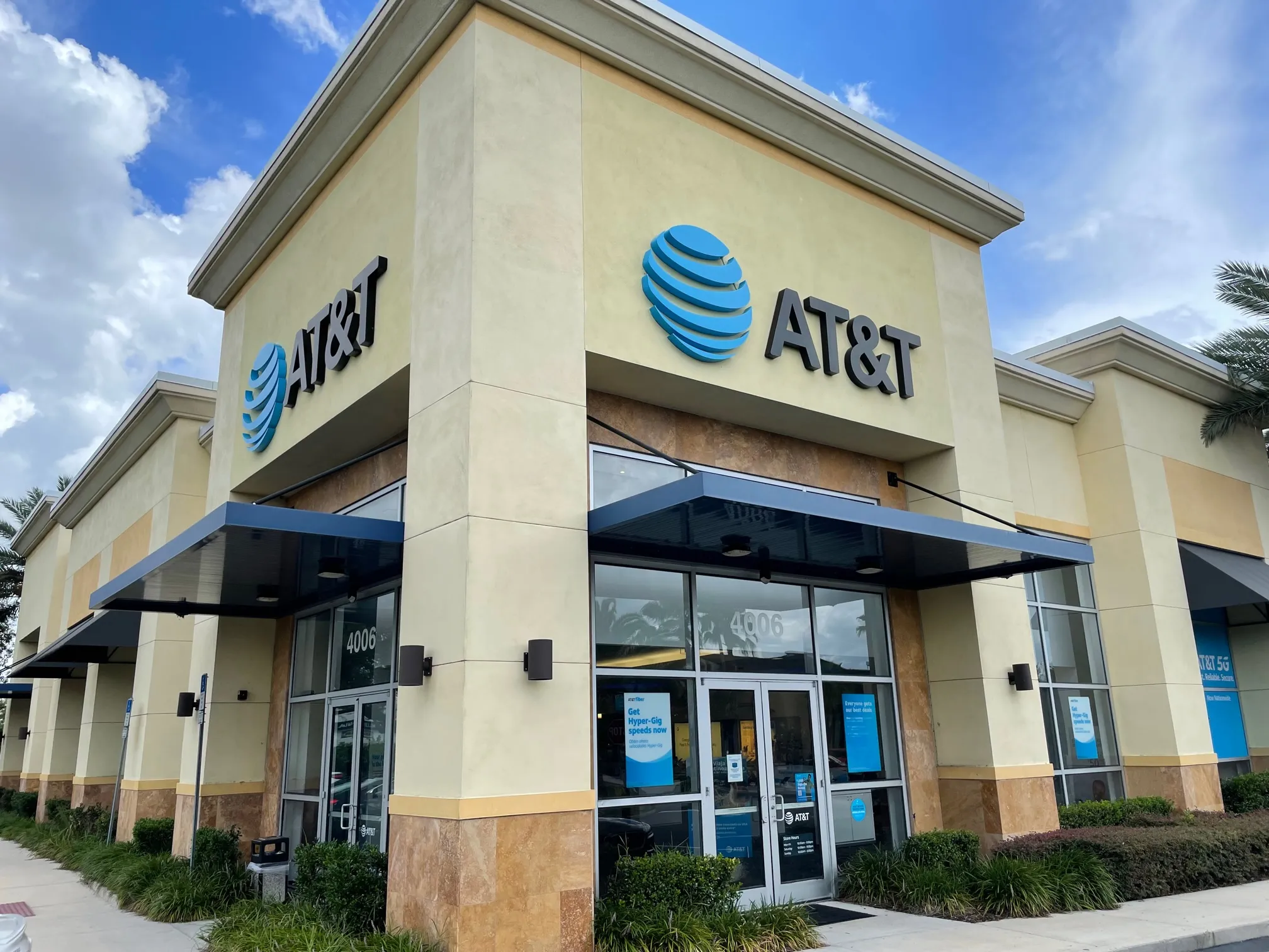 AT&T Store Orlando - Mall At Milenia