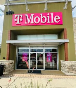 T-Mobile Addison Rd & Belt Line Rd