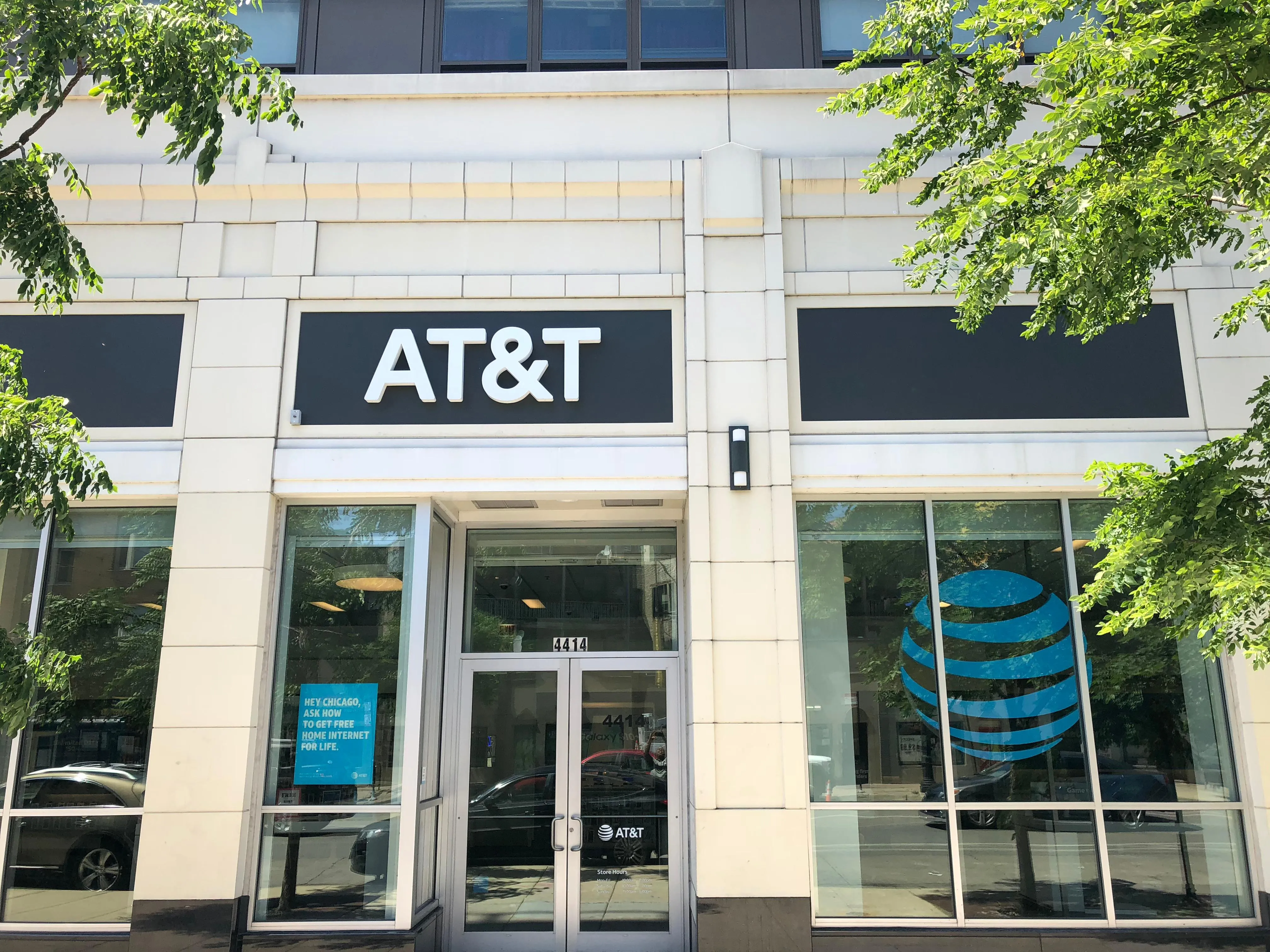 AT&T Store Chicago - CHICAGO WILSON YARDS