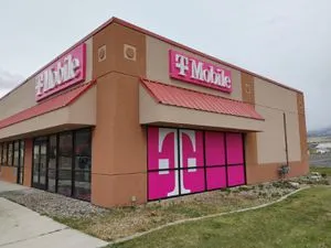 T-Mobile N Main St & E 450 N