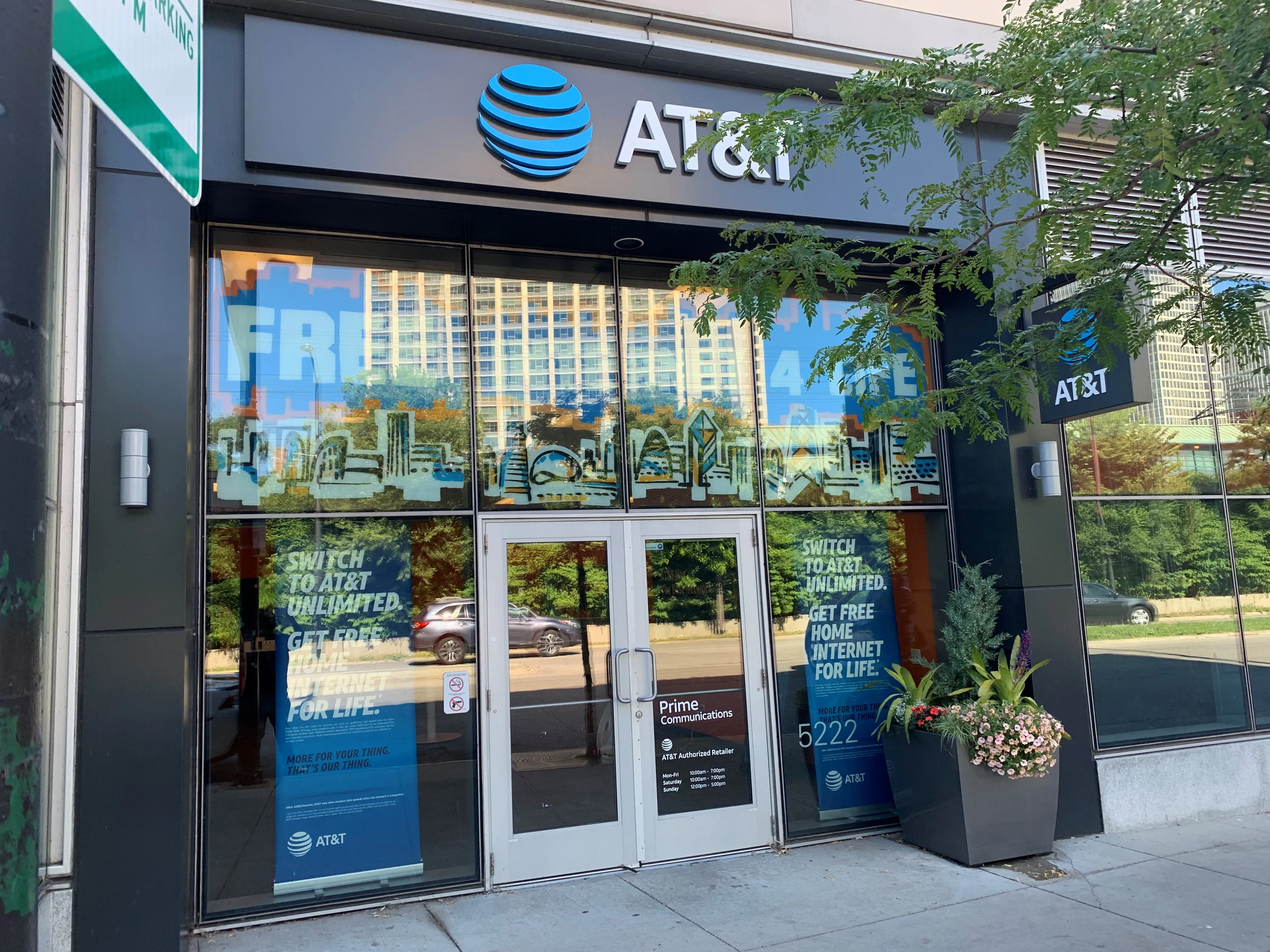 AT&T Store Chicago - Hyde Park