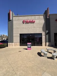 T-Mobile W Vly Pkwy & N Escondido Blvd