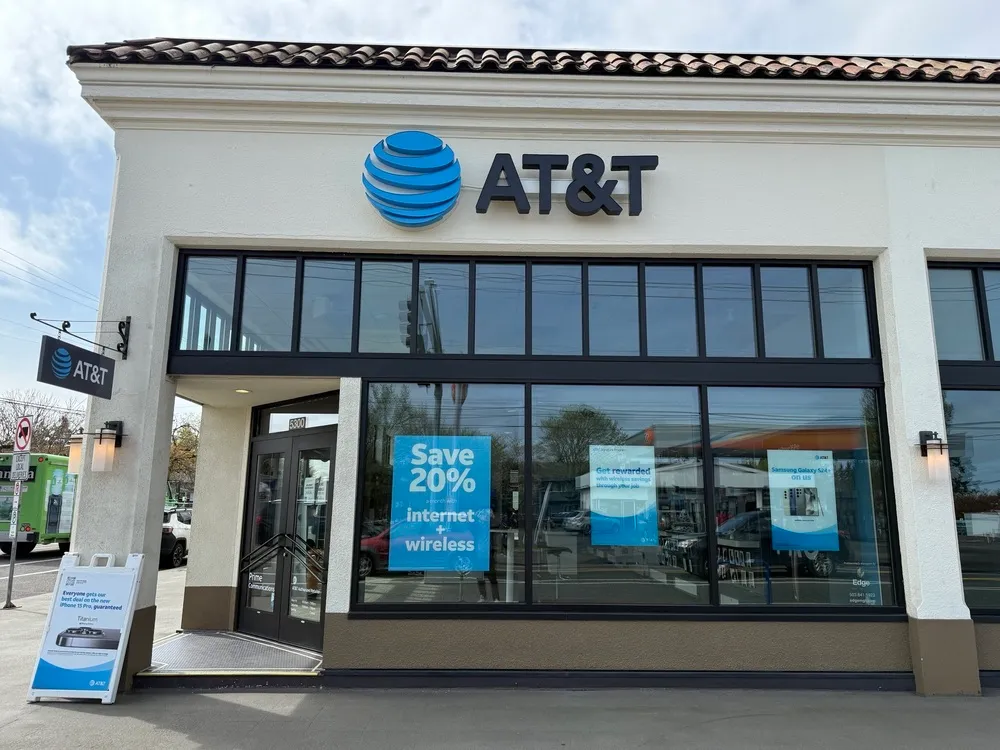 AT&T Store Portland - Lombard St