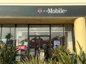 T-Mobile Valley & Ash