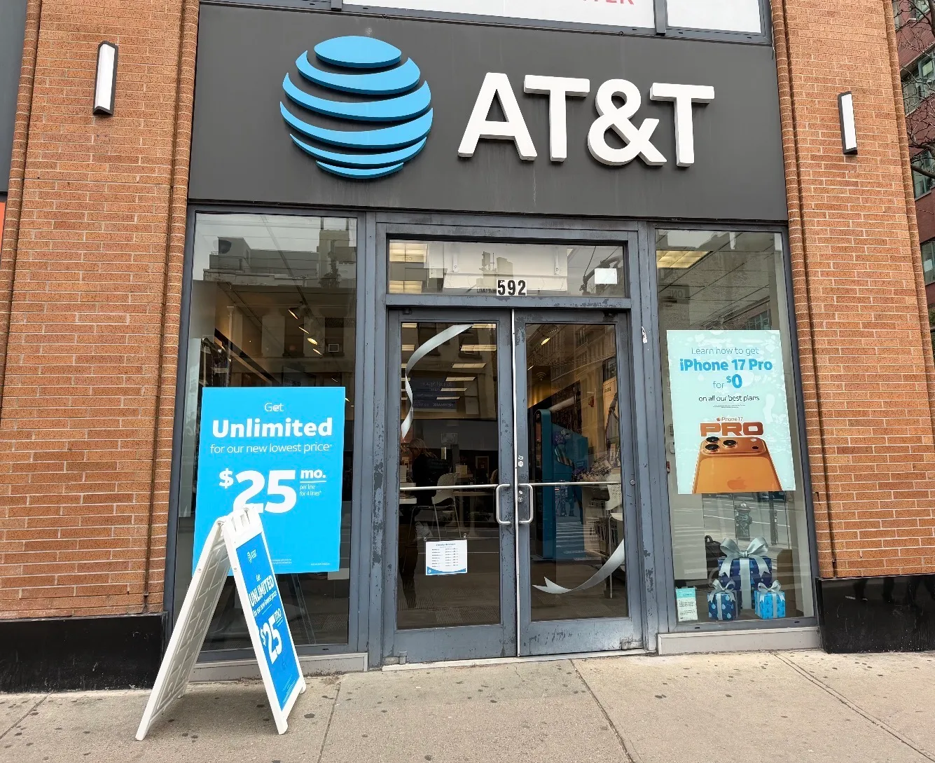 AT&T Store New York - 6th Ave & W 17th St