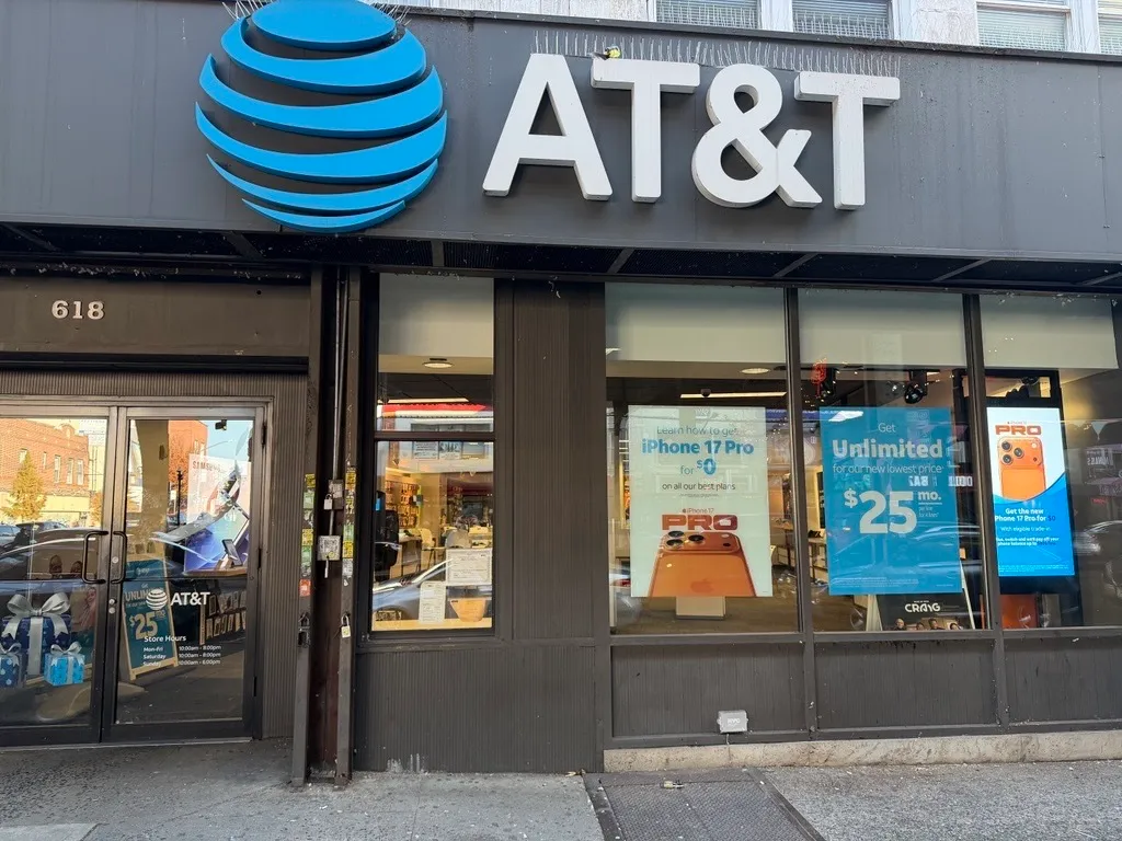 AT&T Store Brooklyn - Brighton Beach Avenue