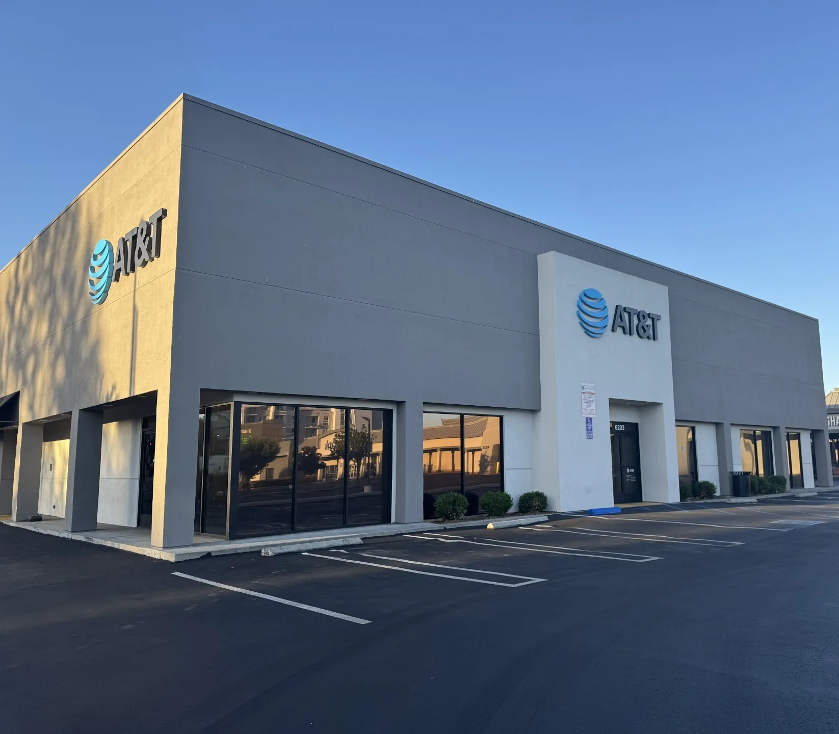AT&T Store Woodland Hills - Woodland Hills