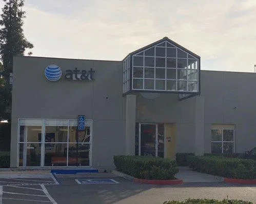 AT&T Store Fresno - 6685 N Blackstone