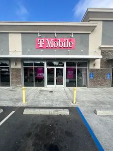 T-Mobile Broadway & Vigo
