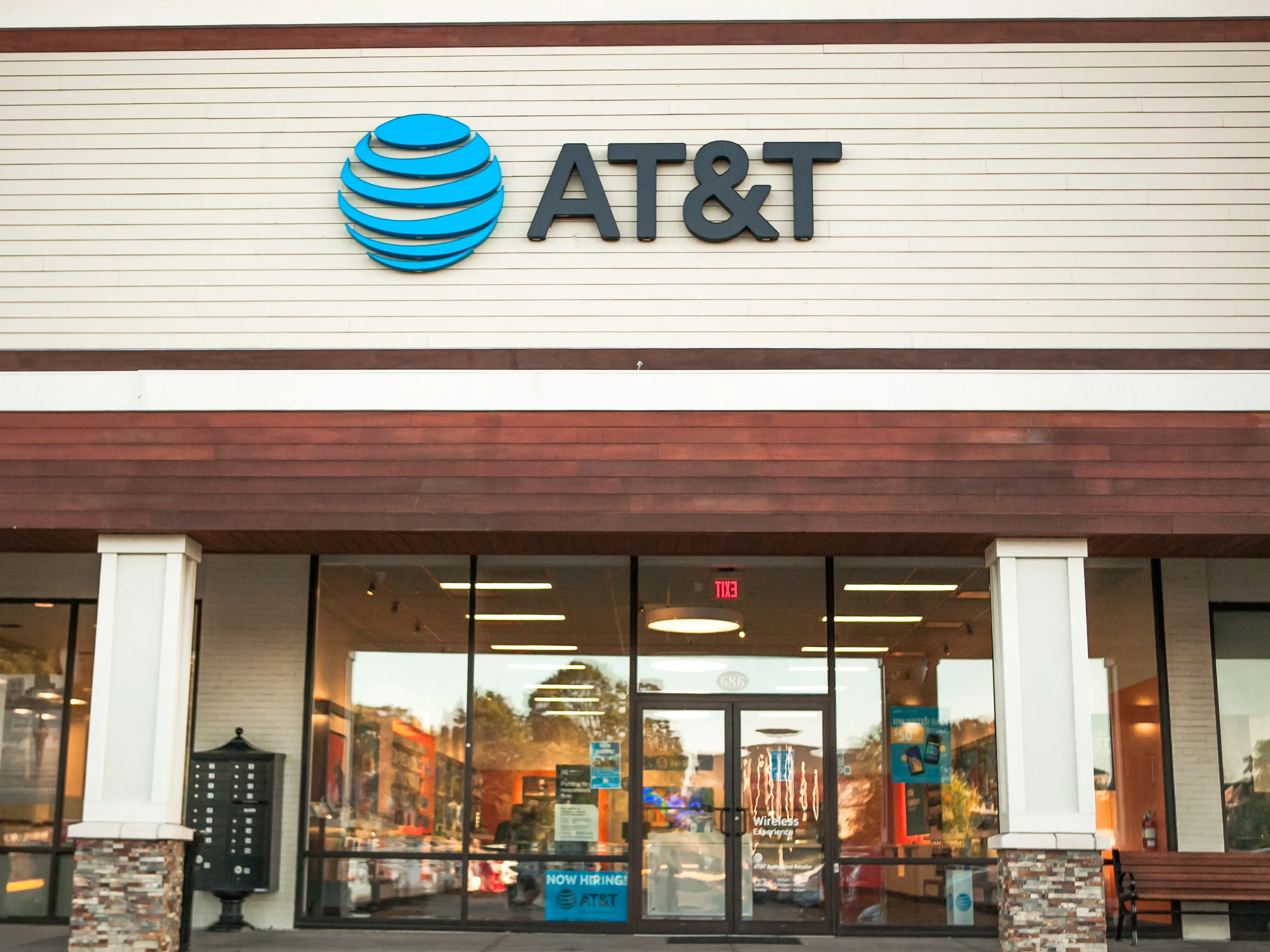 AT&T Store Medford - FELLSWAY PLAZA
