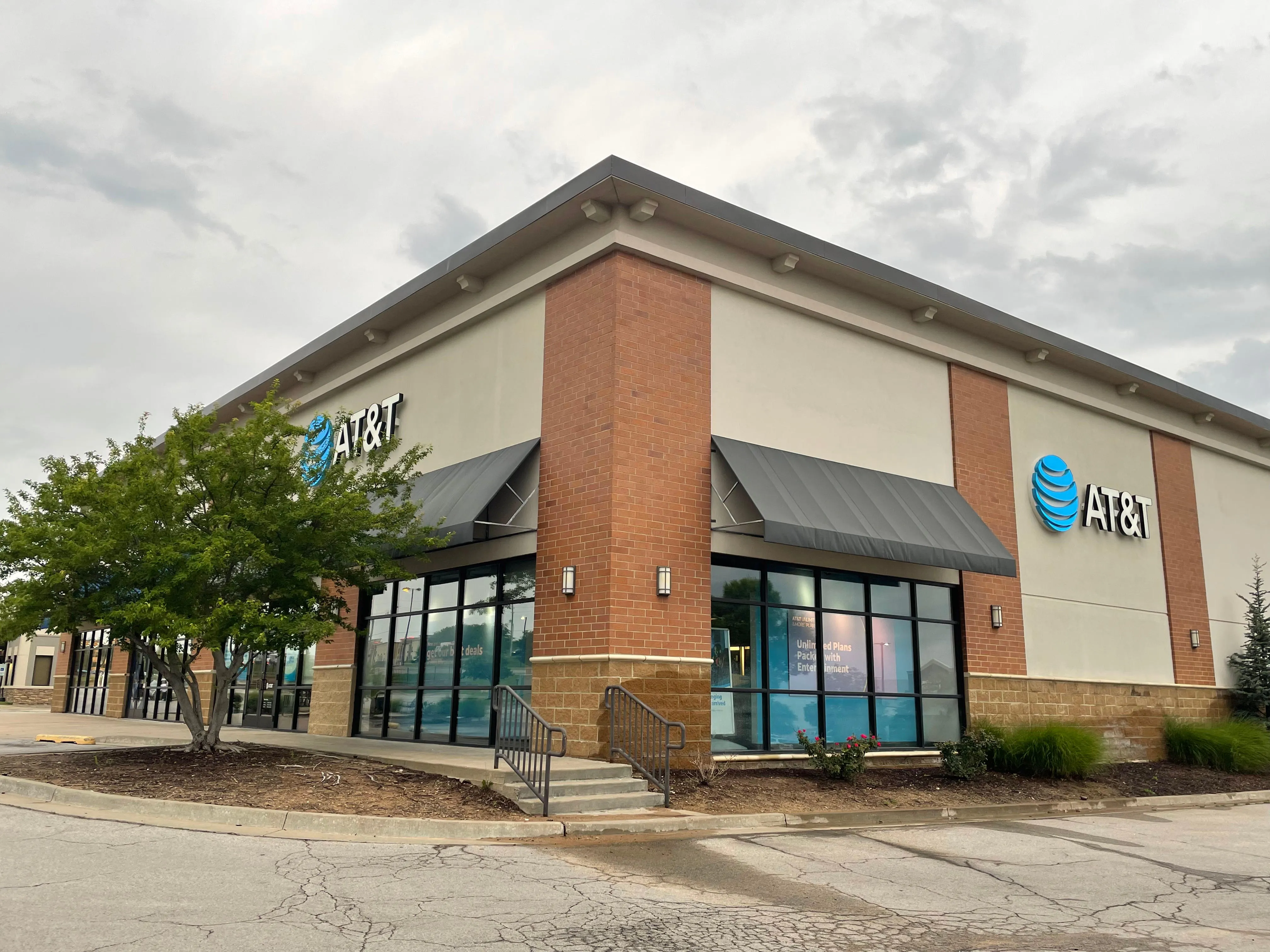 AT&T Store Tulsa - Tulsa Hills