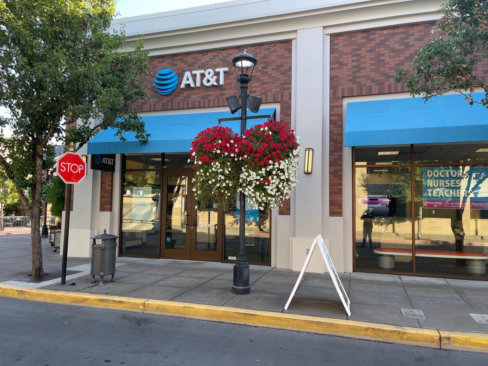 AT&T Store Tigard - Bridgeport Village