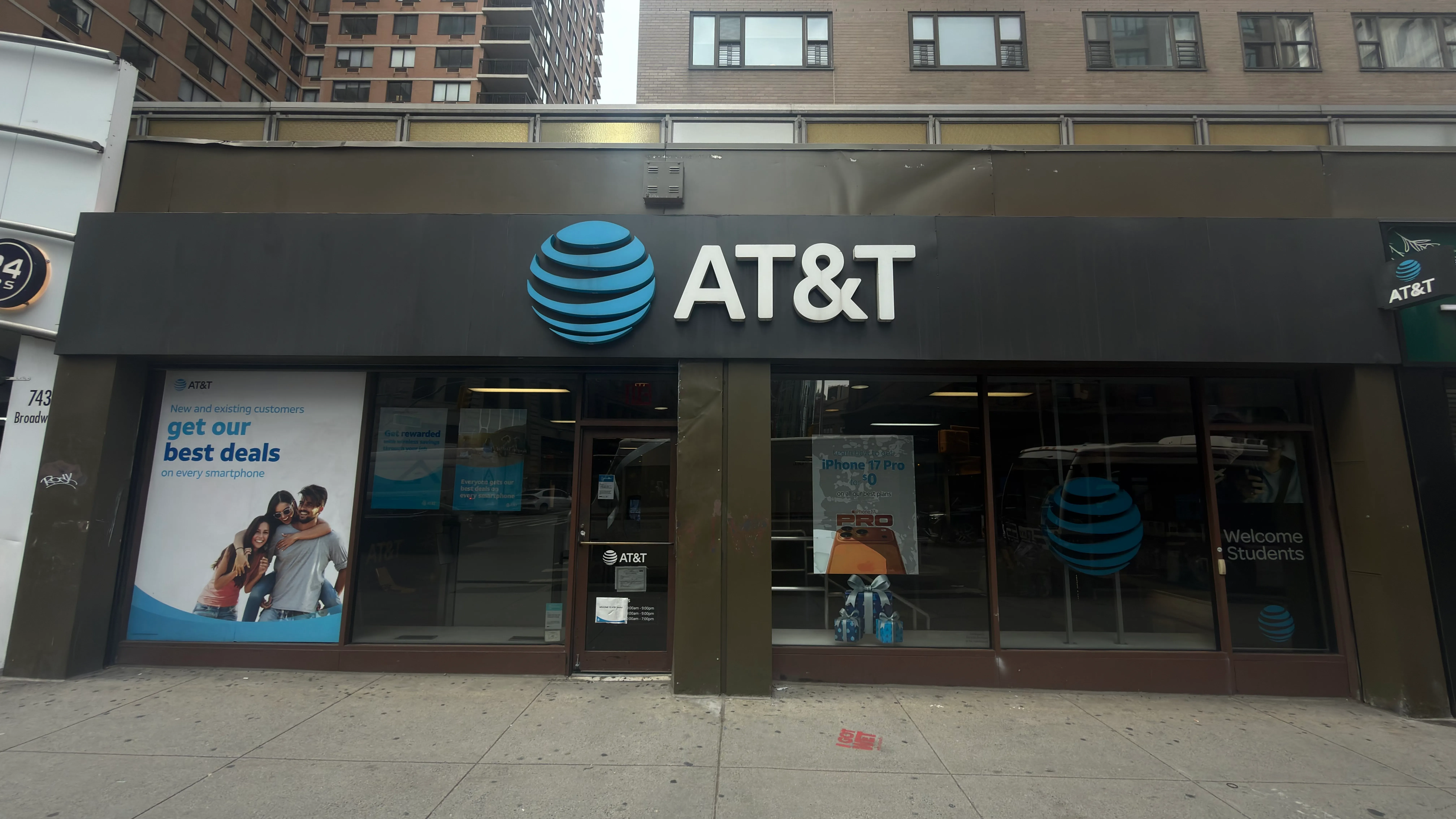 AT&T Store New York - Broadway & E 8th St
