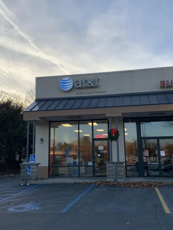 AT&T Store Latham - New London Hills Plaza