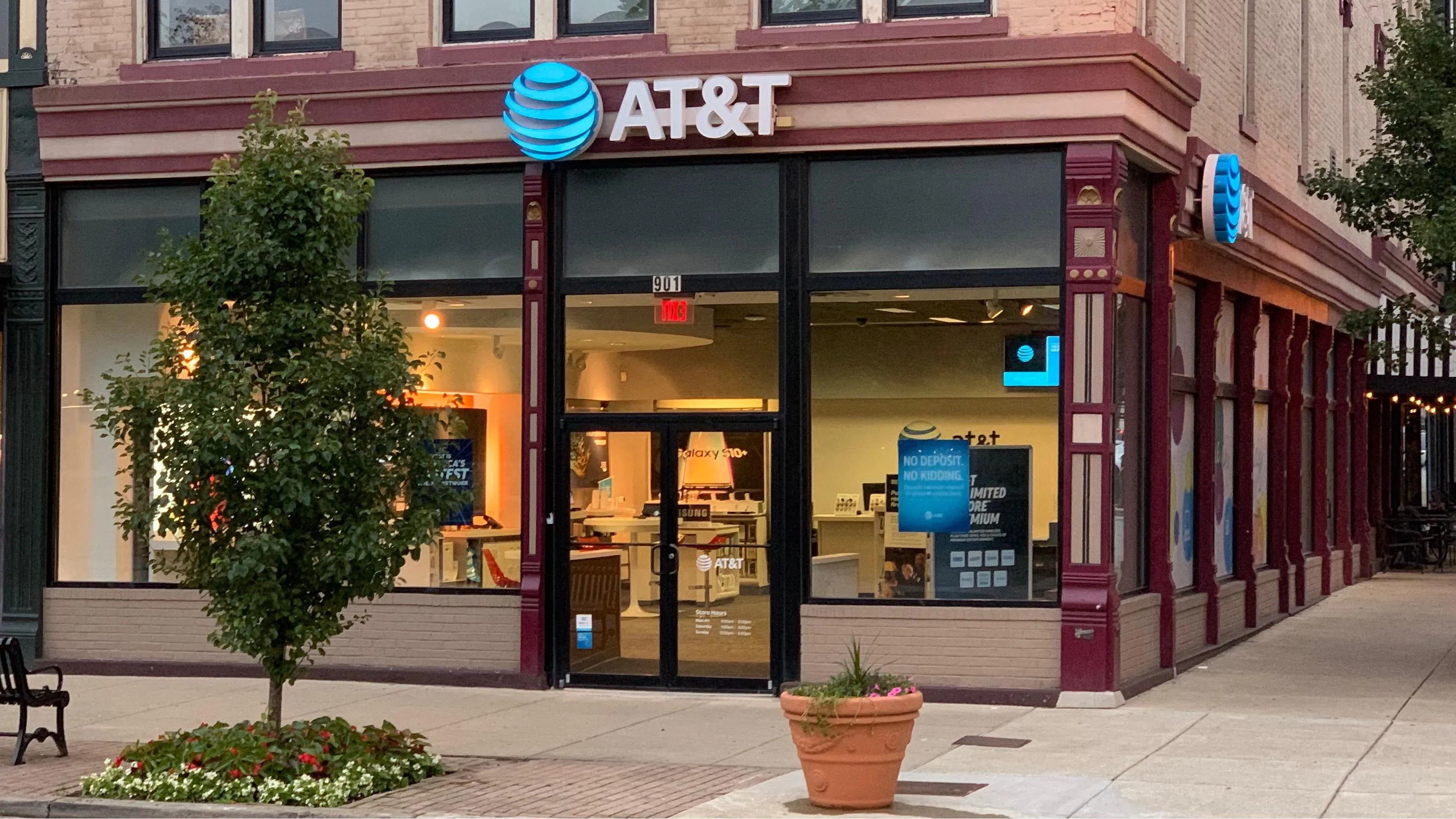 AT&T Store Huntington - Huntington 3rd Ave